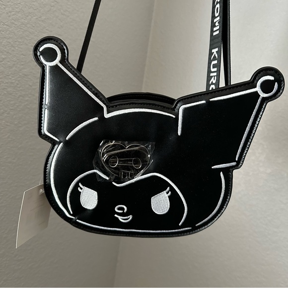 SANRIO Face Shaped Mini Shoulder Bag Kuromi NWT - Picture 6 of 8